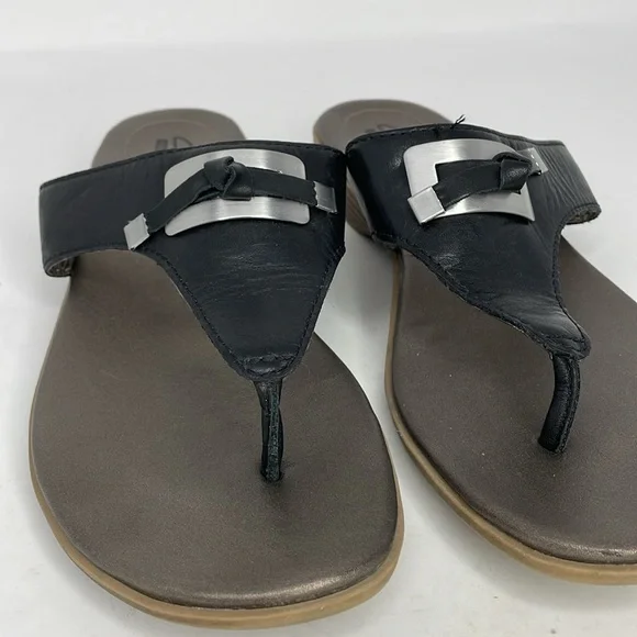 Clarks Sandals Women’s Lusine Lenox Black Leather Bow Metal Bling Size 8.5 M - Picture 2 of 8